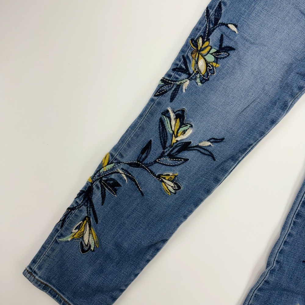 Chicos So Slimming Girlfriend Slim Leg Ankle Jeans Floral Embroidered Blue 00R - Picture 12 of 15